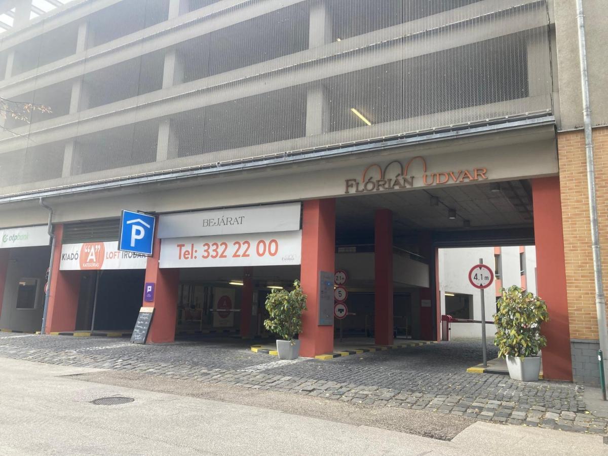 Poppy Flower Apartment Будапеща Екстериор снимка