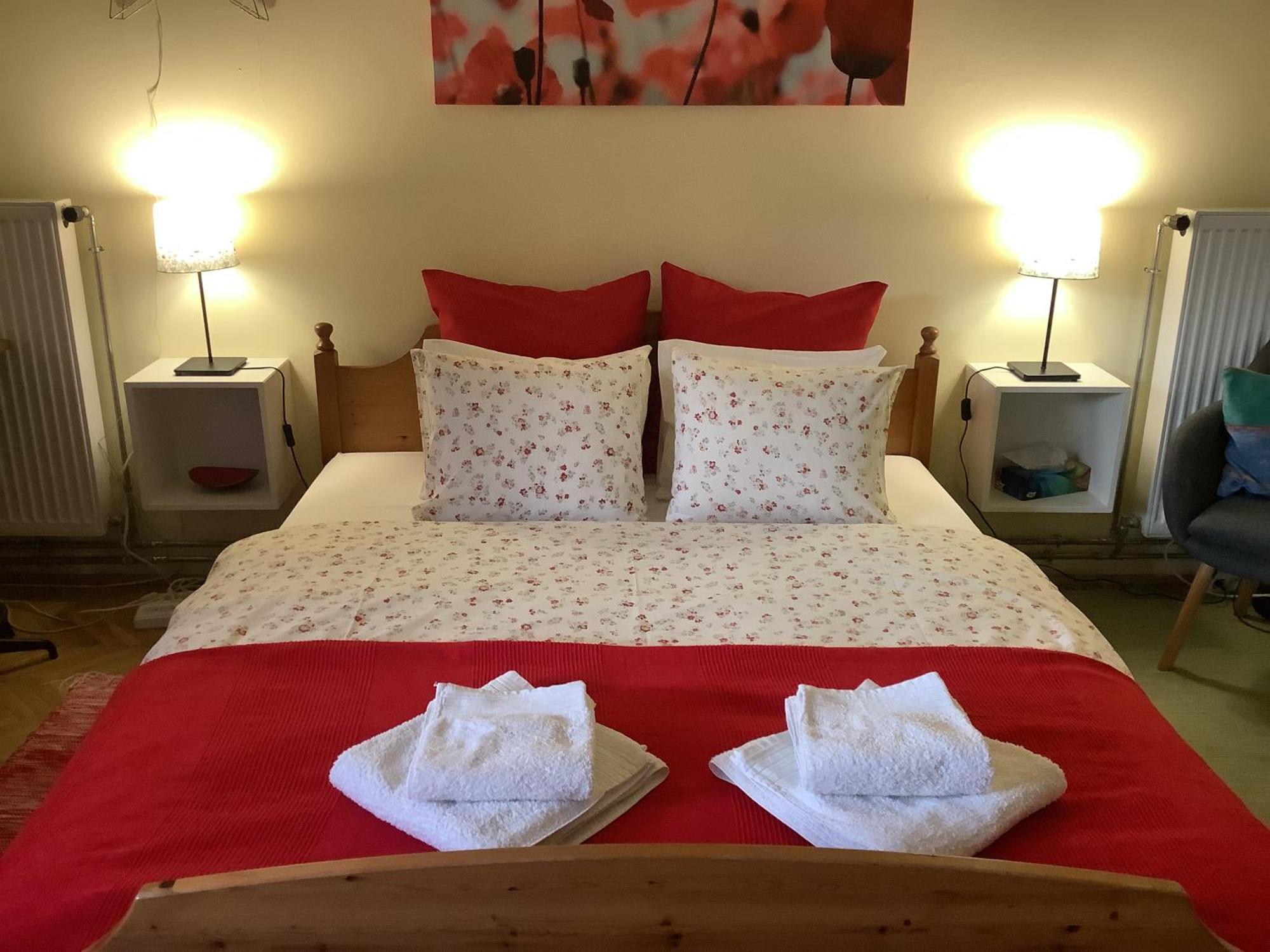 Poppy Flower Apartment Будапеща Екстериор снимка