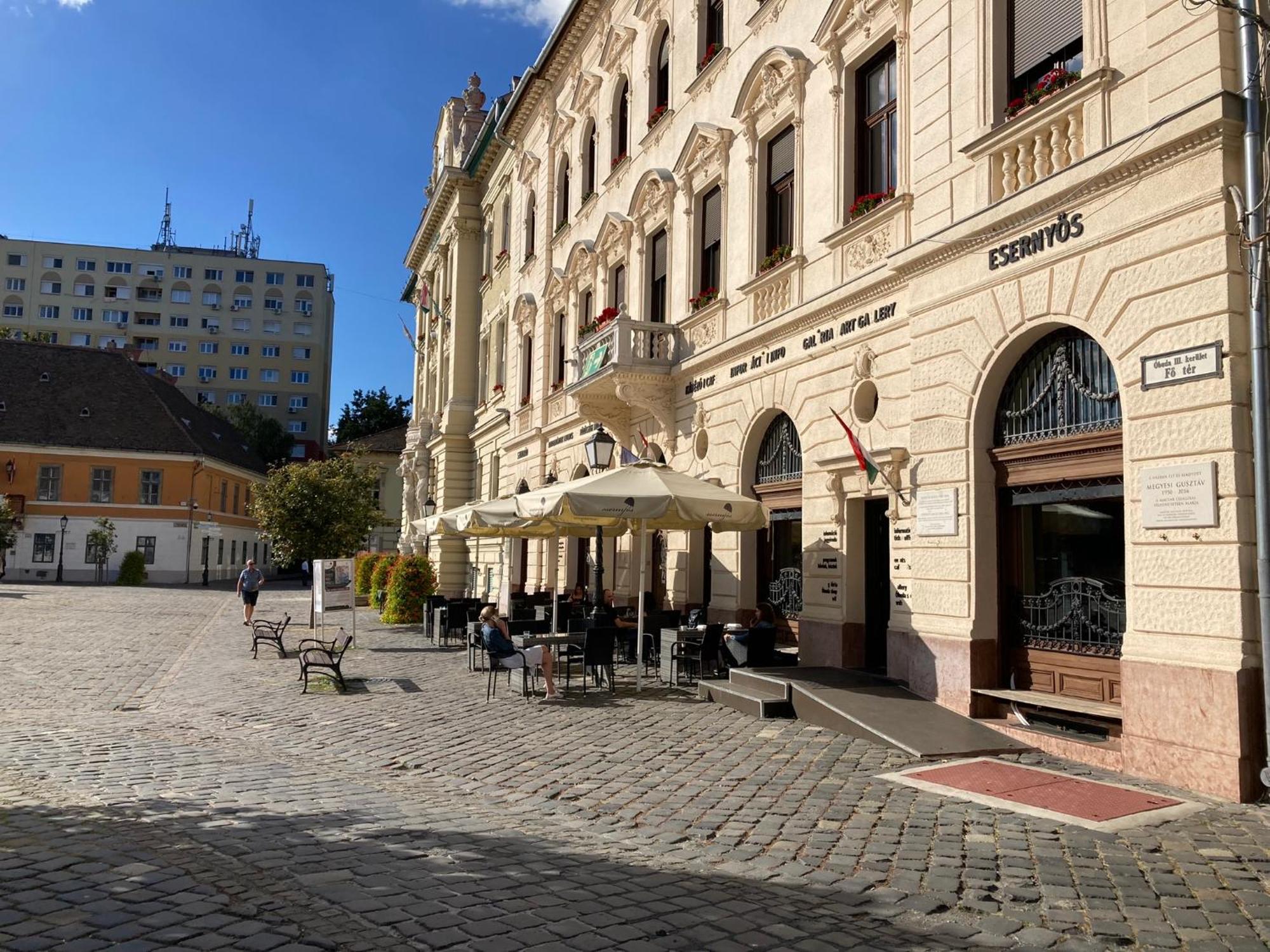 Poppy Flower Apartment Будапеща Екстериор снимка