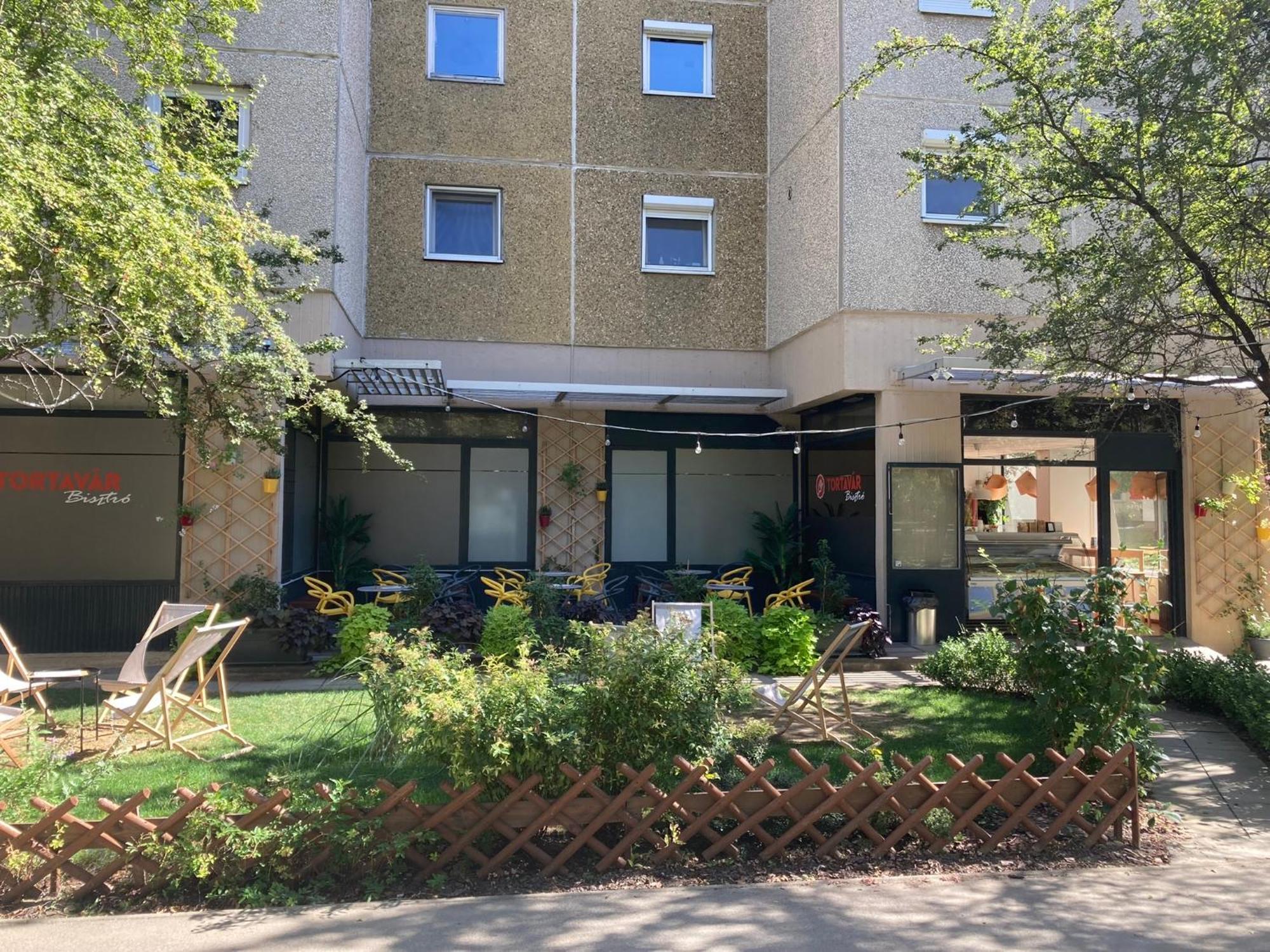 Poppy Flower Apartment Будапеща Екстериор снимка